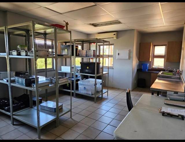 OFFICE FOR SALE IN SILVER LAKES
